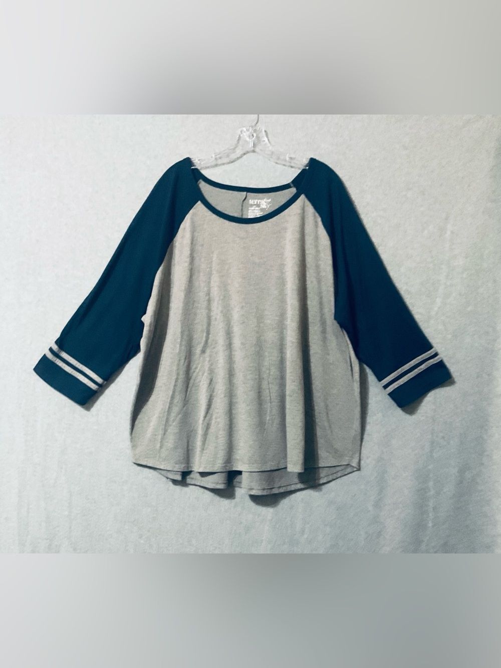 Terra Sky Two-Tone Raglan 3/4 Sleeve Tee in Gray and Blue Sz 3X
